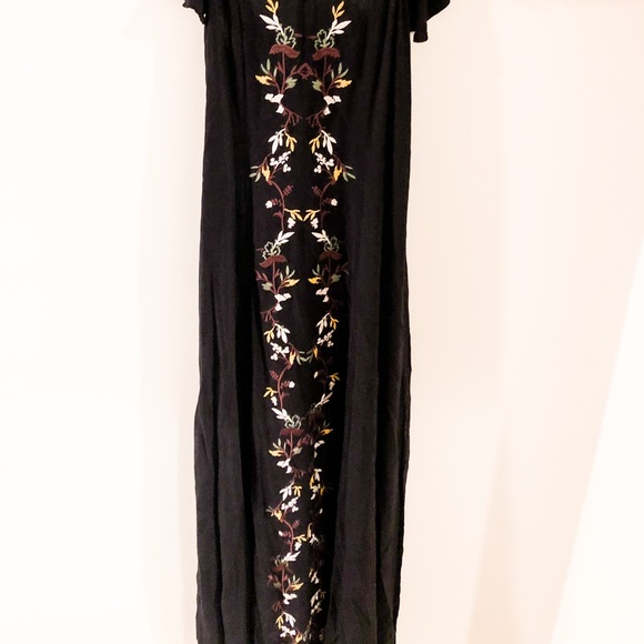 Off shoulder black maxi - Picture 3 of 4